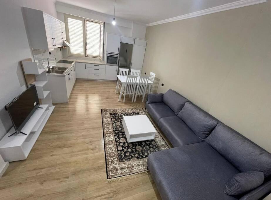 Avi - Daily Rent Apartment Тирана Экстерьер фото